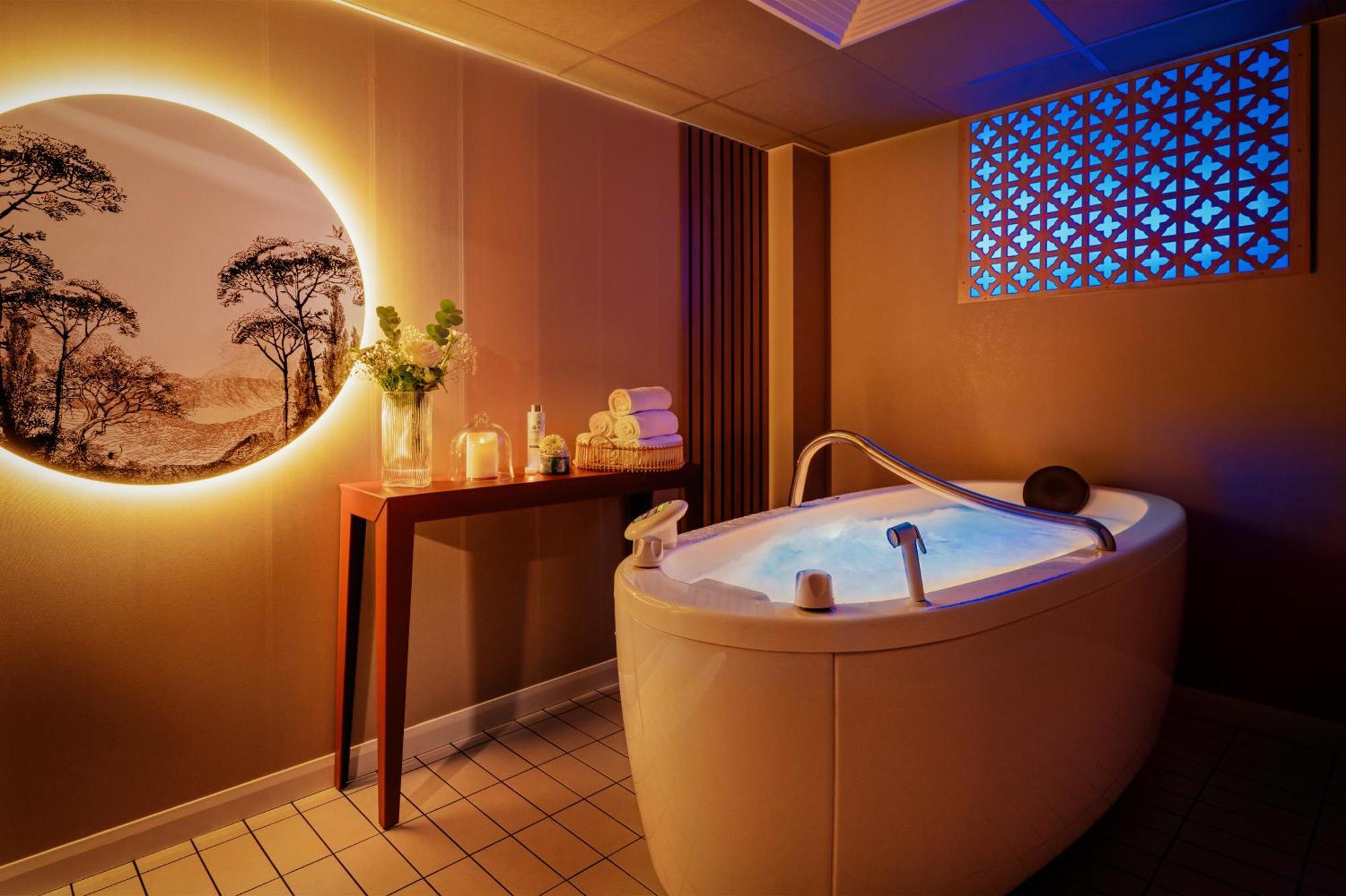 Hotel Valdys Thalasso & Spa - La Baie Дуарнене Экстерьер фото