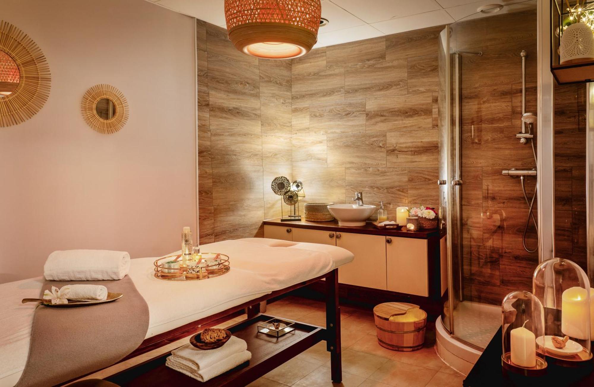 Hotel Valdys Thalasso & Spa - La Baie Дуарнене Экстерьер фото