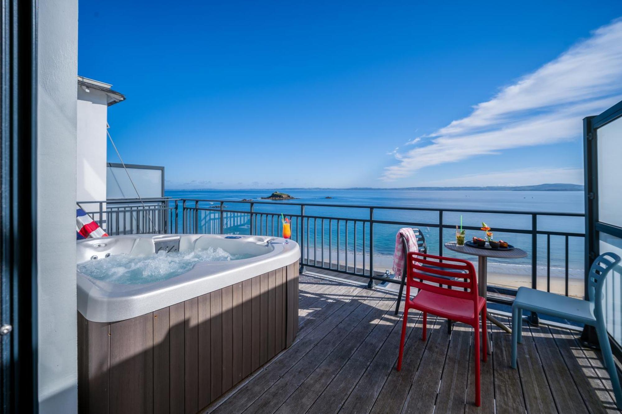 Hotel Valdys Thalasso & Spa - La Baie Дуарнене Экстерьер фото