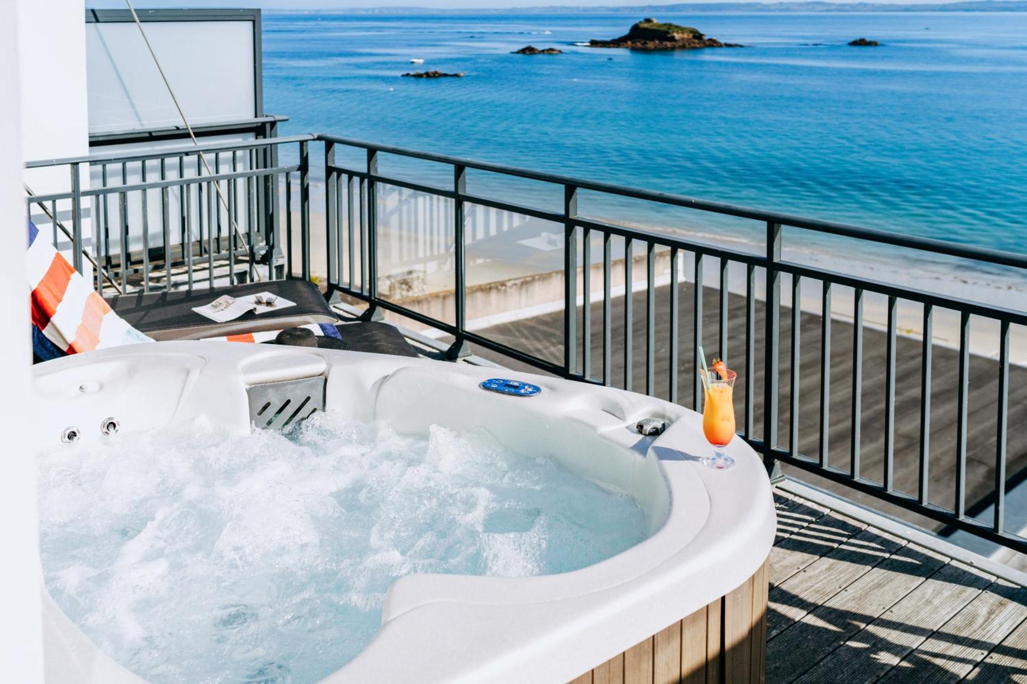 Hotel Valdys Thalasso & Spa - La Baie Дуарнене Экстерьер фото