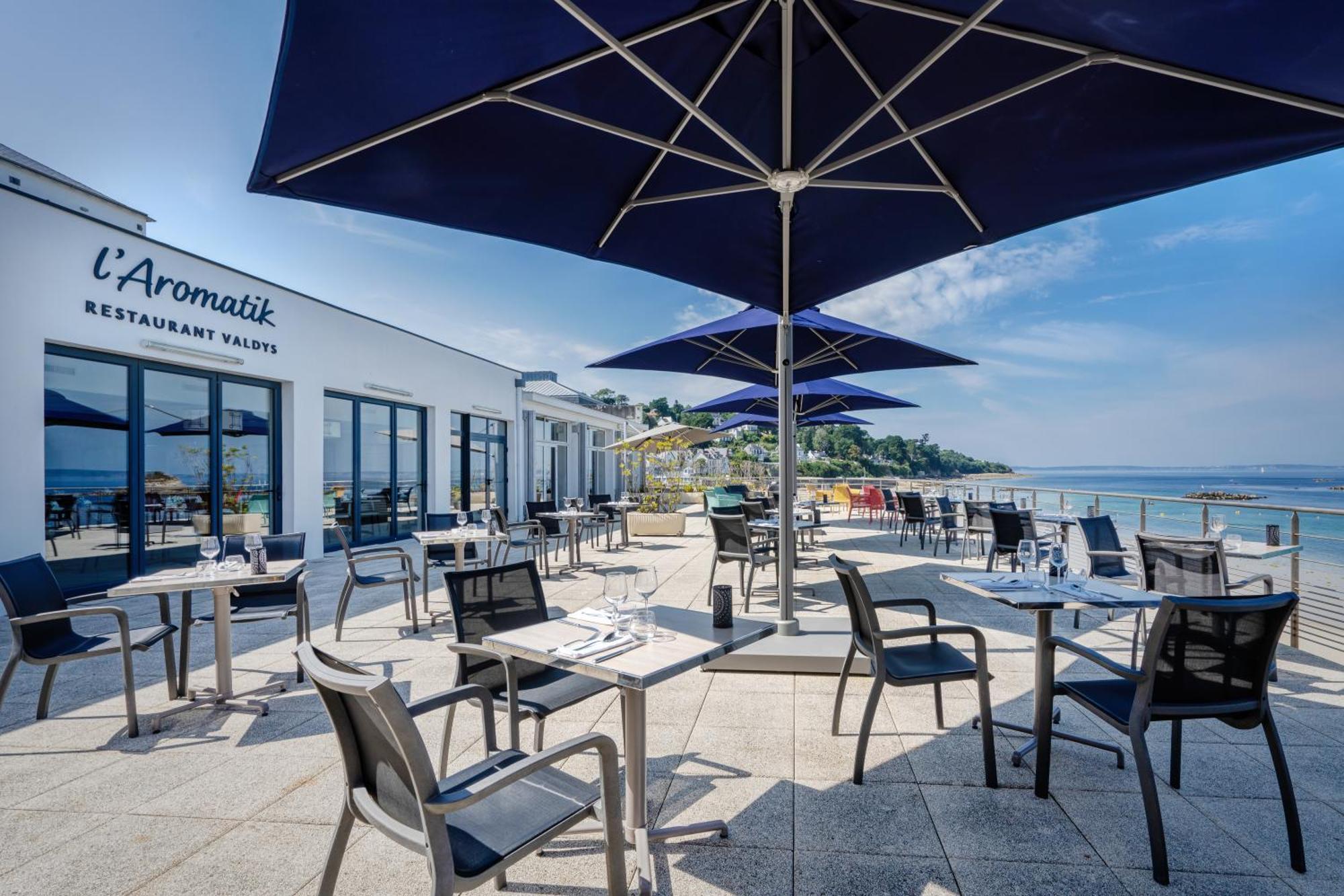 Hotel Valdys Thalasso & Spa - La Baie Дуарнене Экстерьер фото